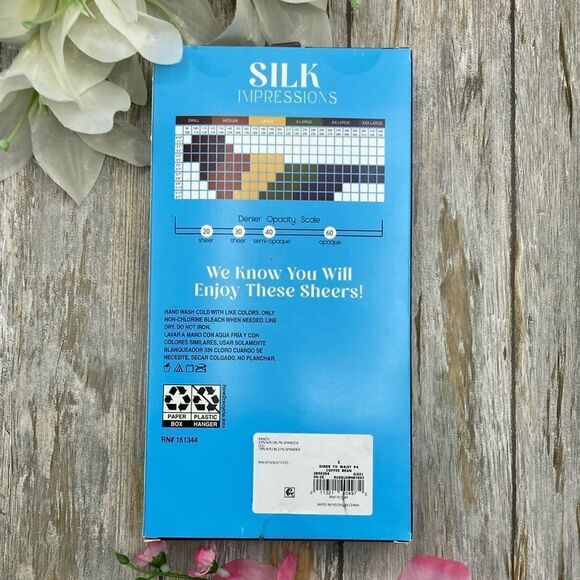 Silk Impressions Sheer to Waist Pantyhose Nylon Sock, 4-Pack Size S - Picture 2 of 6